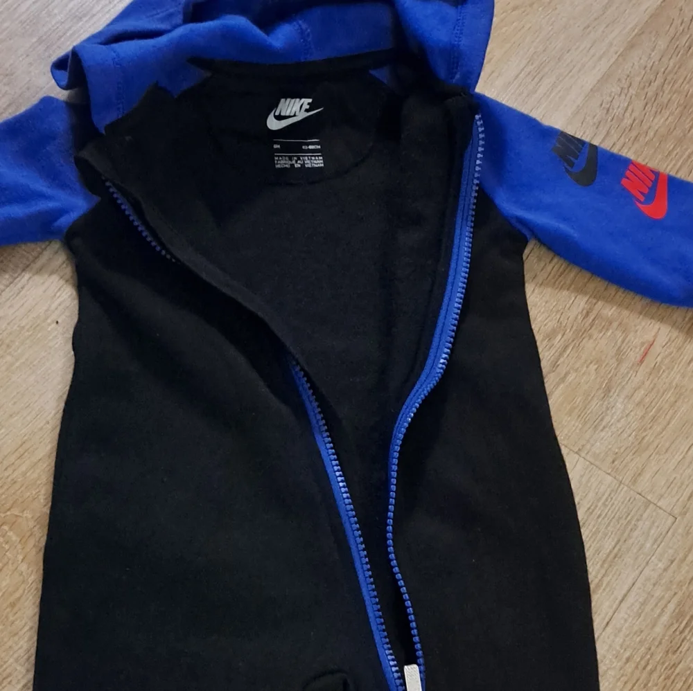 Nike Baby`s Futura Hooded Longsleeves Full Zipper One Piece Coverall Size 6M